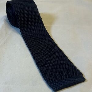 Banana Republic Textured Silk Tie in Navy 54x2.25